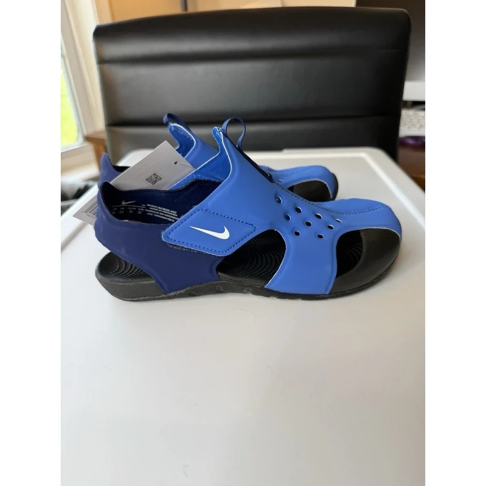 Nike Sunray Protect 2 Youth Water Shoes Ventilation Hook-and-Loop Closure Sz 3y